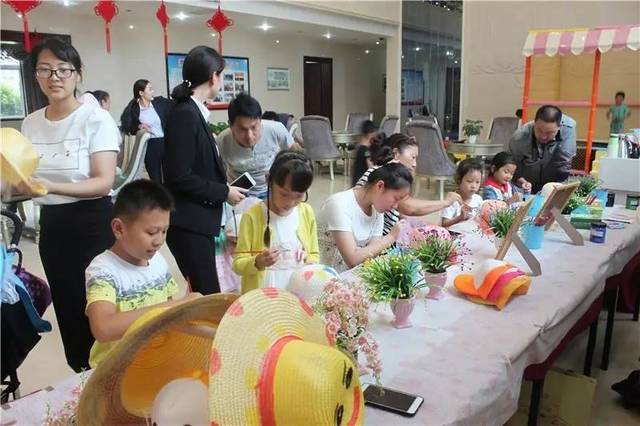 夏日風尚，創意綻放——新龍·御都國際繽紛草帽DIY活動圓滿落幕